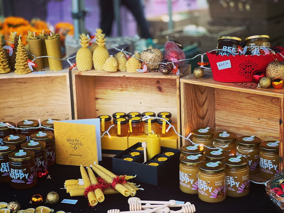 Spurtle_Comb's tweet photo. We’re back @TauntonFmarket today! Drop by for festive gifts &amp; treats &amp; delicious local #honey. Truly sweetness &amp; light! #candles #rawhoney #Christmas #Christmas2021 https://t.co/OLSAeqliw3