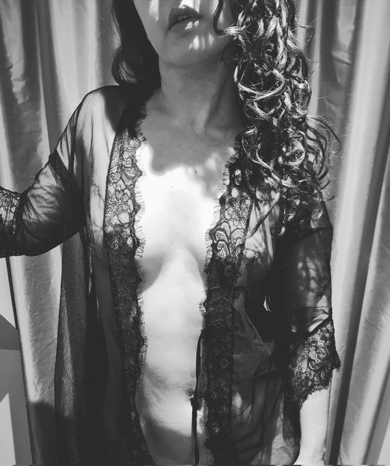 Let's go to bed... https://t.co/VihosYOqY7<a href="/tag/humpday"class="tags"><span>#humpday</span></a>