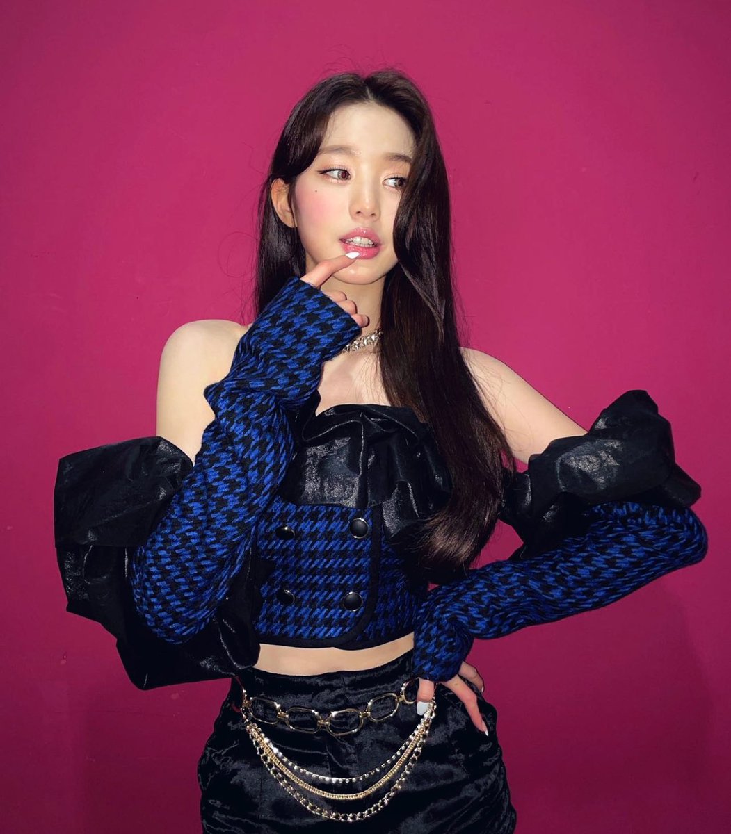 чан вонён. стейси кпоп. Wonyoung 2022. Jang wooyoung ive. энн хэтэуэй хавок.