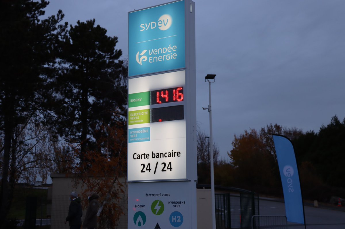 ⛽️La station multi-énergies est la concrétisation du développement d’un mix-énergétique vert et local avec les atouts de la #Vendée. 

💬 « C’est le fruit d’un travail d’une dizaine d’années. Nous avons réussi le pari d’offrir le choix aux Vendéens » @LaurentFavreau