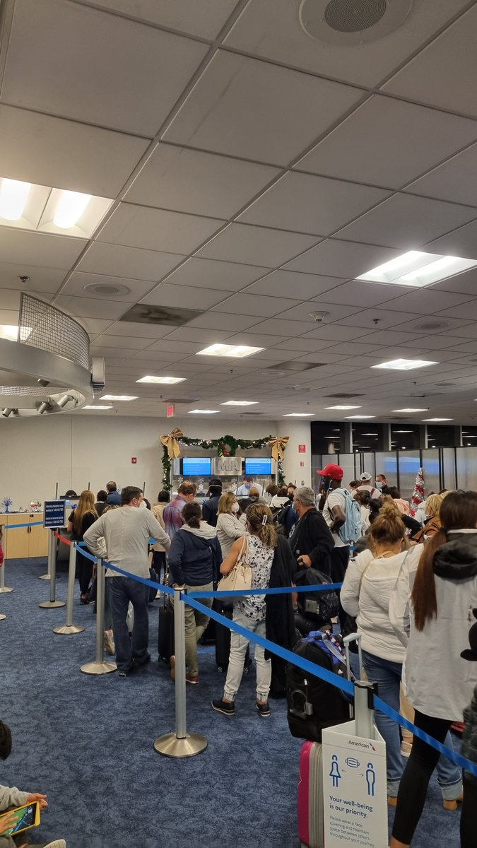 rosamariadefa's tweet photo. @AmericanAir  What kind of service do you have ?! # FlightAA385 delayed for 16 hours !!! Your staff say they don't know anything about the flight, what kind of service you have! @IndecopiOficial @AmericanPTFS @americanairlines https://t.co/JdtHjQO1sD