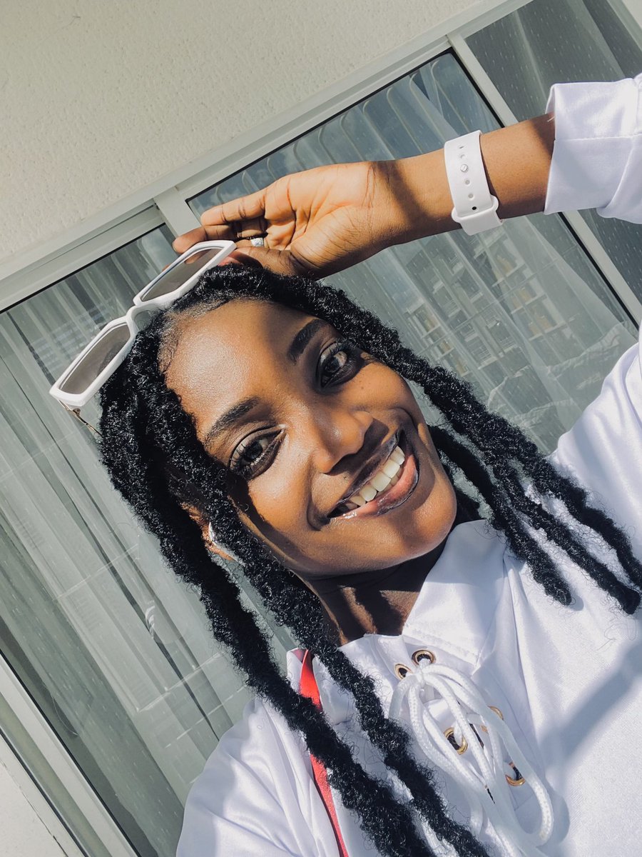 QueenDayou00's tweet photo. Être unique c’est tellement mieux qu’être parfait😎
.
.
.
#FanmOkap🔥🌴🇭🇹
#prettyGirl🤍🤎🖤
#believeinyourself💯🤌🏾
#Queen_Dayou👸🏾 https://t.co/nFqr7flAEG