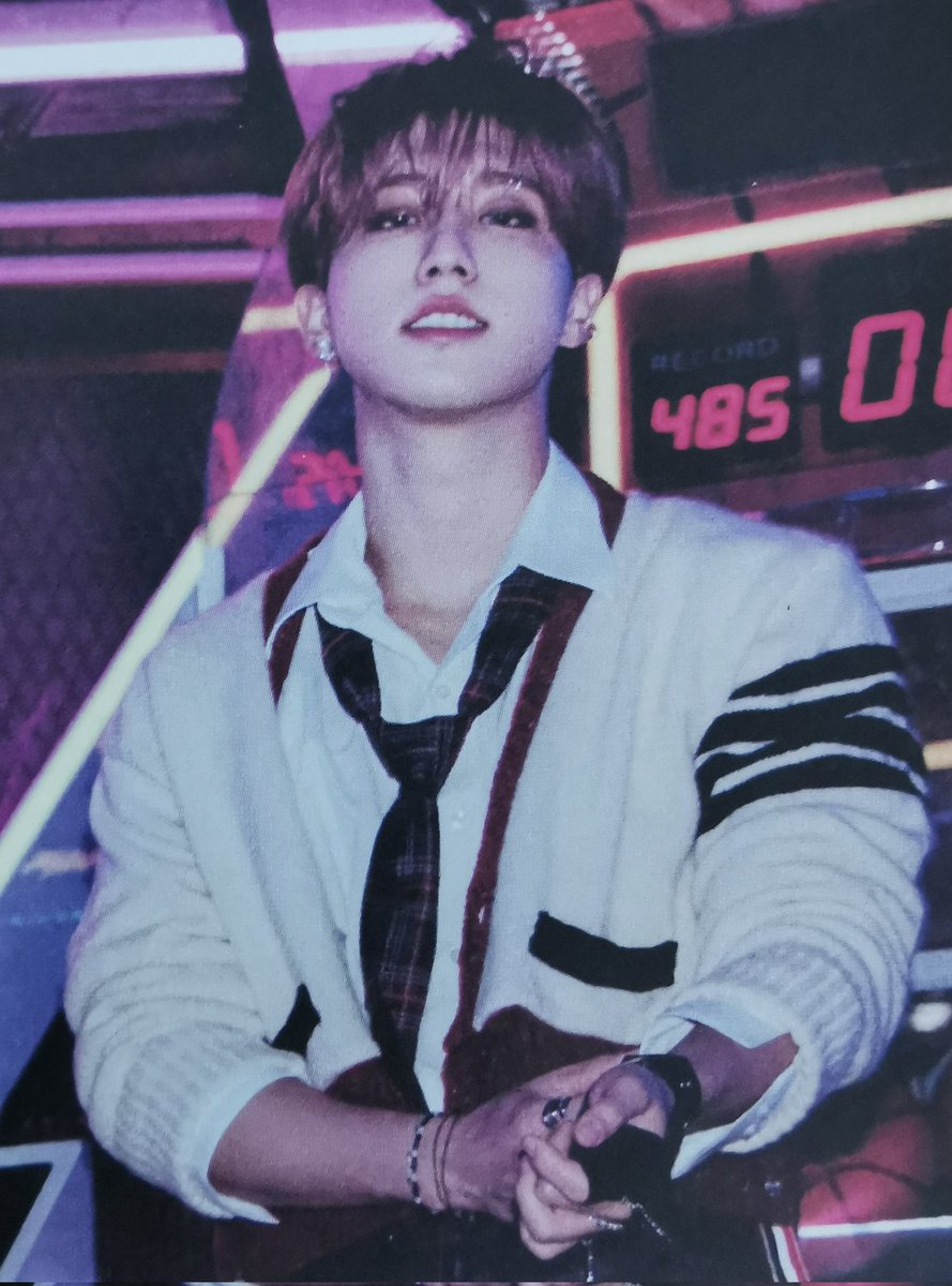 forbbocksake's tweet photo. did someone say jisungification of lee felix?? https://t.co/3qjvp3iQqp