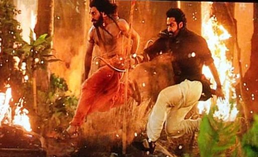 monishspeaks's tweet photo. #RRRTrailer 🔥What a frame https://t.co/E6KKcXd8W1