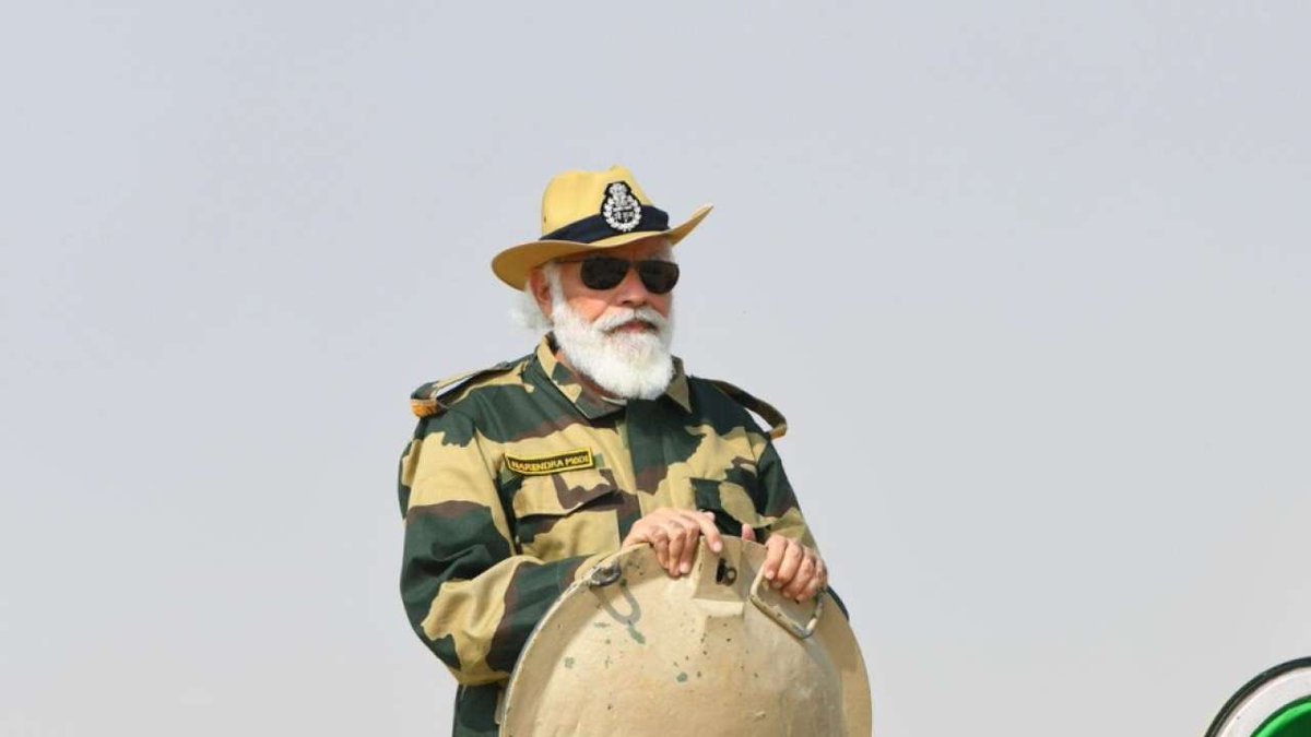 Modiji is already ready and in for the new job #CDS :Source #CheeNews #KhaajTak