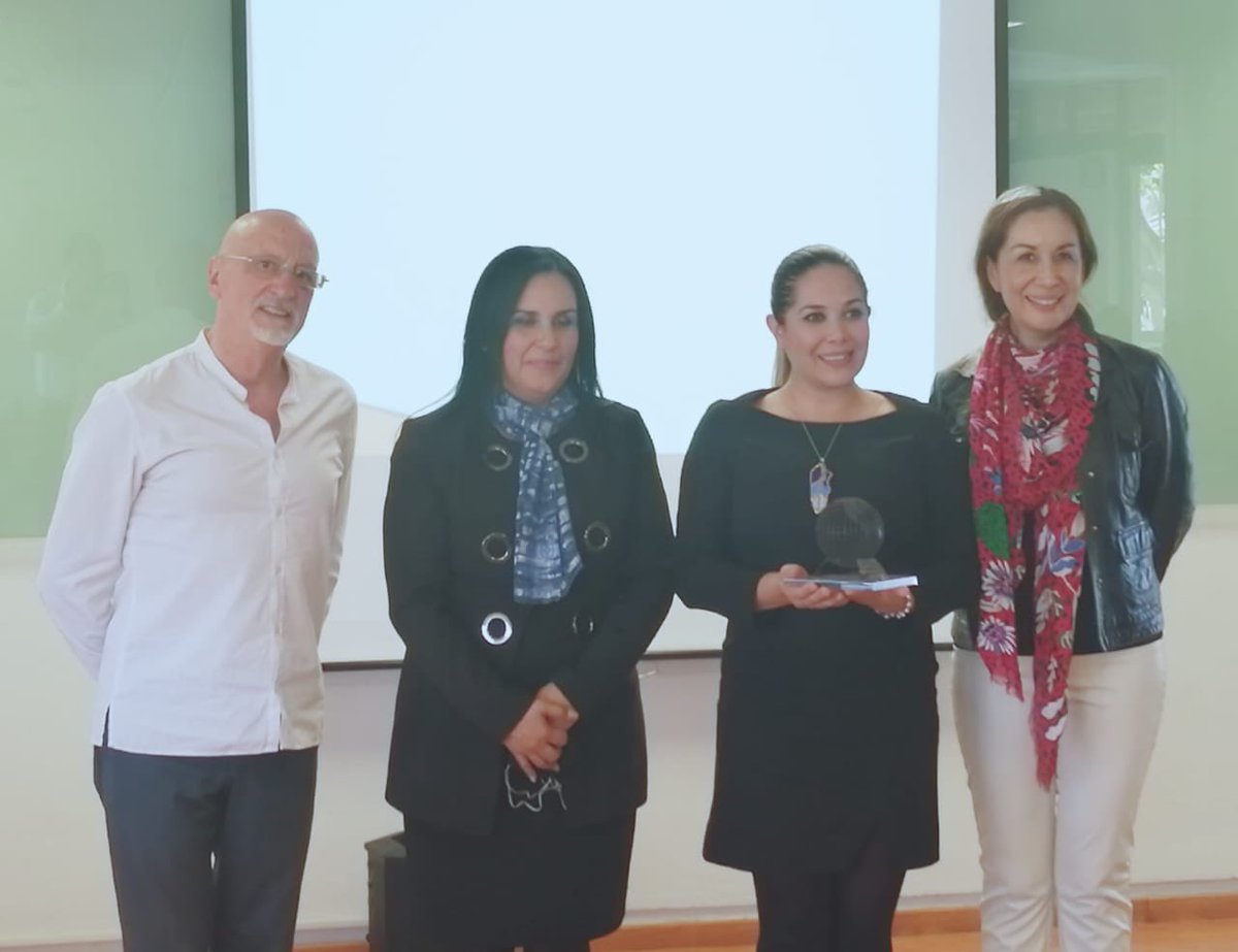 Redincuba tweet media