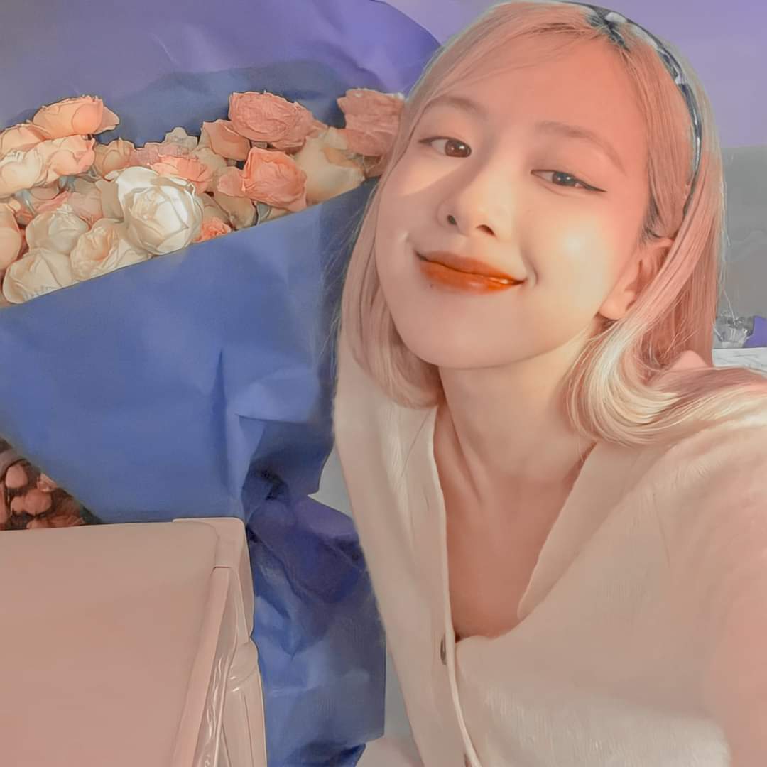 KhaTY_99's tweet photo. I vote #MAMAVOTE #rosé https://t.co/zFrqDuiLgZ