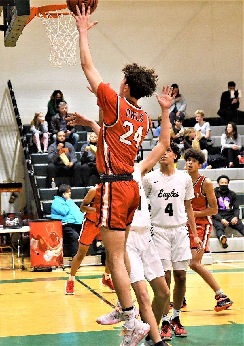 1BALL1WORLD's tweet photo. WAKE HOOPS! 87 to 45 Victory on the road at Fredericksburg Christian School. 3rd Win and moving forward. 6 Team Members score in double figures. 25 Assists, 25 Steals, 20 Deflections, 6 blocks .... 14 Turnovers must diminish to 10 or less. Keep Grinding! https://t.co/cSpkqtYldx
