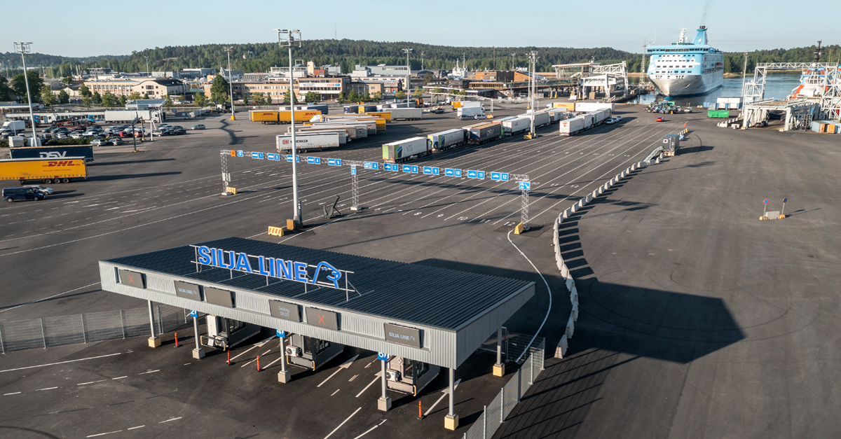 PortOfTurkuFI's tweet photo. .@TallinkSilja'n henkilöautoliikenne siirtyi käyttämään huhtikuussa samaa kenttää kuin rahtiliikenne. Rahdin ja matkustajaliikenteen keskittäminen samalle kentälle on osa EU:n #CEF-rahoitusta saanutta #NextGenLink -projektia. Lue miten uudistus on sujunut: https://t.co/wRuDiMm9qD https://t.co/aej406BVW1