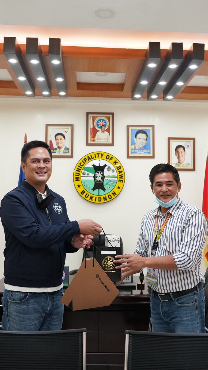 pcooglobalmedia's tweet photo. LOOK: @pcoogov @SecAndanar was in Kibawe, Bukidnon Tuesday morning, December 7, 2021, where he engaged with barangay captains and assured them that the national government is firm on its commitment in supporting the initiatives of the local government unit.

#workingPCOO
#CORDSx https://t.co/CeH51bajeL