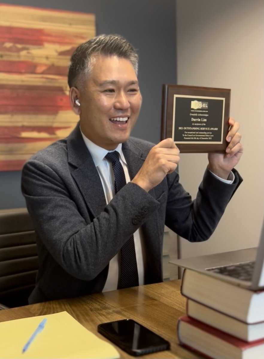 darrinesq's tweet photo. Basking in this glow, thank you @COGELinfo for this honor of being your Outstanding Service Award winner! https://t.co/J7lh87Vik4