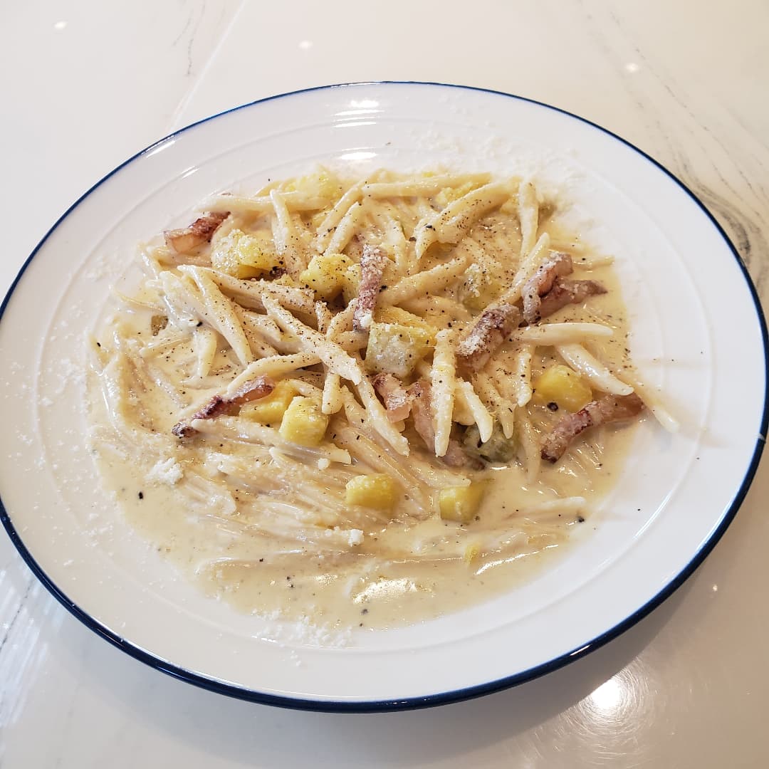 koko30150530's tweet photo. #本日のランチ

さつまいも🍠の微妙な甘味と
ゴルゴンゾーラのクリームが
絶妙にマッチして、感動の美味しさ‼️
今日も美味しくいただきました。

#JAMMO #イタリアン  #パスタ https://t.co/OvQrjQFBtv
