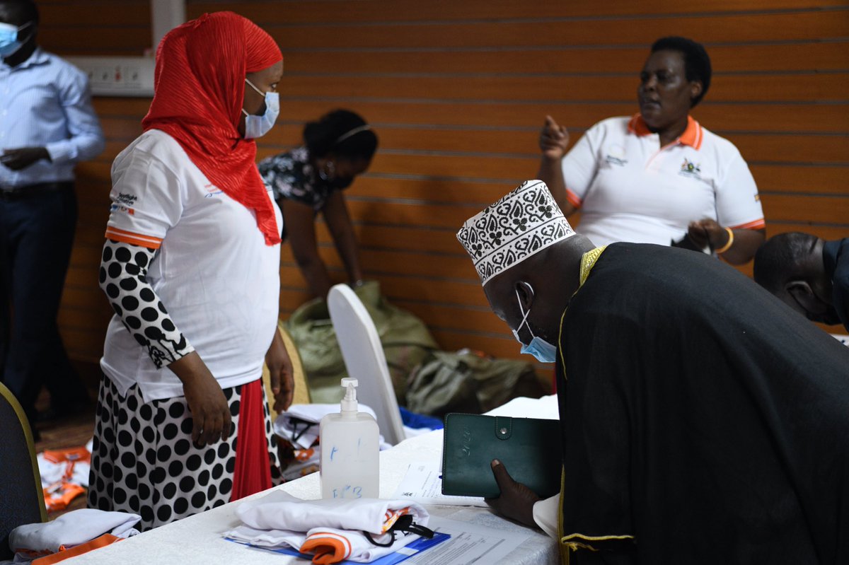 unwomenuganda's tweet photo. As guests arrive, this important #16Days dialogue brings together traditional & cultural leaders to dialogue on:
Addressing the Increasing Cases of Gender Based Violence (GBV) During the #COVID19 Pandemic #OrangeTheWorld @irc_uganda #COTLA @unwomenafrica https://t.co/dOW78phmkV