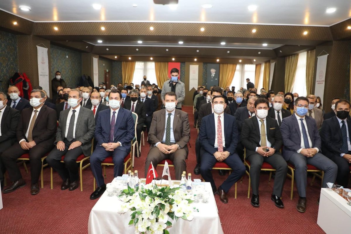 valisalihayhan's tweet image. Eğitimde İnovatif Fikirlerle
Markalaşan #Sivas

#Eğitim2023 hedeflerimize doğru istişare ile yol alıyoruz. Rotamız markalaşan eğitim kurumları, özgün fikirler ve hayata geçen projeler…

Çalıştayımız hayırlara vesile olsun.