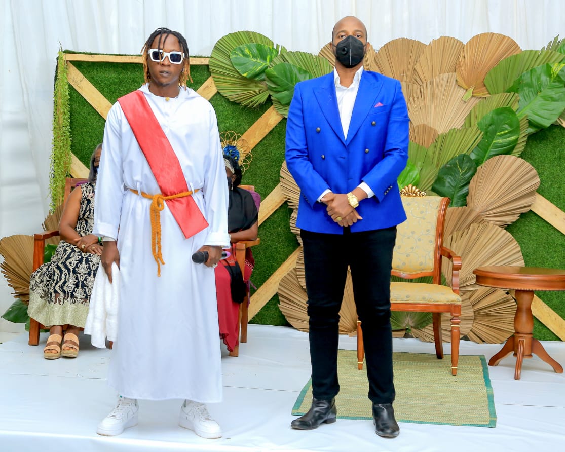 Talent Africa Group (@talentafrica) on Twitter photo #TBT : 📸 <a href="/beenieguntalk/">Beenie Gunter</a> with <a href="/KingOyoOfficial/">His Majesty King Oyo of Tooro Kingdom</a> during <a href="/EkyootoTooro/">Ekyooto Ha Mpango</a>
Event management by <a href="/talentafrica/">Talent Africa Group</a> #TBT : 📸 <a href="/beenieguntalk/">Beenie Gunter</a> with <a href="/KingOyoOfficial/">His Majesty King Oyo of Tooro Kingdom</a> during <a href="/EkyootoTooro/">Ekyooto Ha Mpango</a>
Event management by <a href="/talentafrica/">Talent Africa Group</a>
