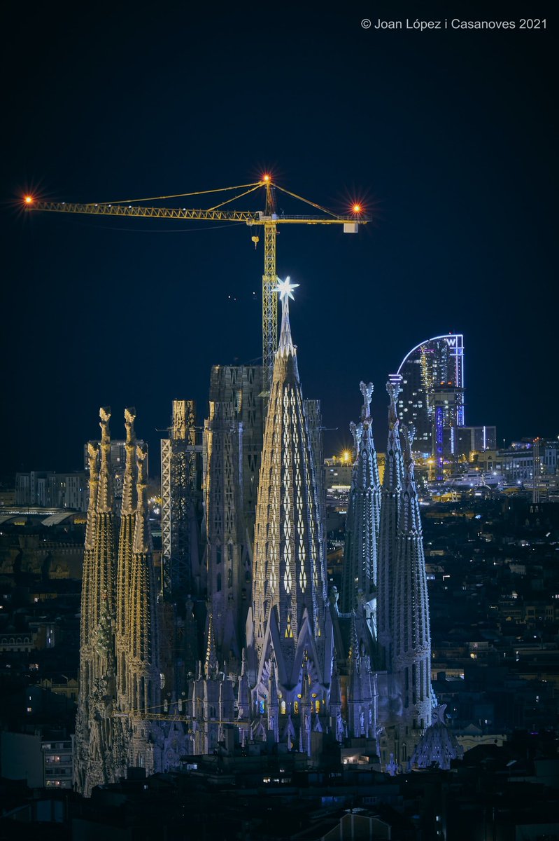 joanlopezphoto's tweet photo. Star of light over Sagrada Familia is shining since last evening (I)
๐ธ Fujifilm X-T3
๐ท Fujinon XF 100-400mm F4.5-5.6 R LM OIS WR
#barcelona #lightstar #sagradafamilia #modernism #architecture #urbanphotography #photojournalism #photojournalist #photography #photographer https://t.co/acy8m9iz9b