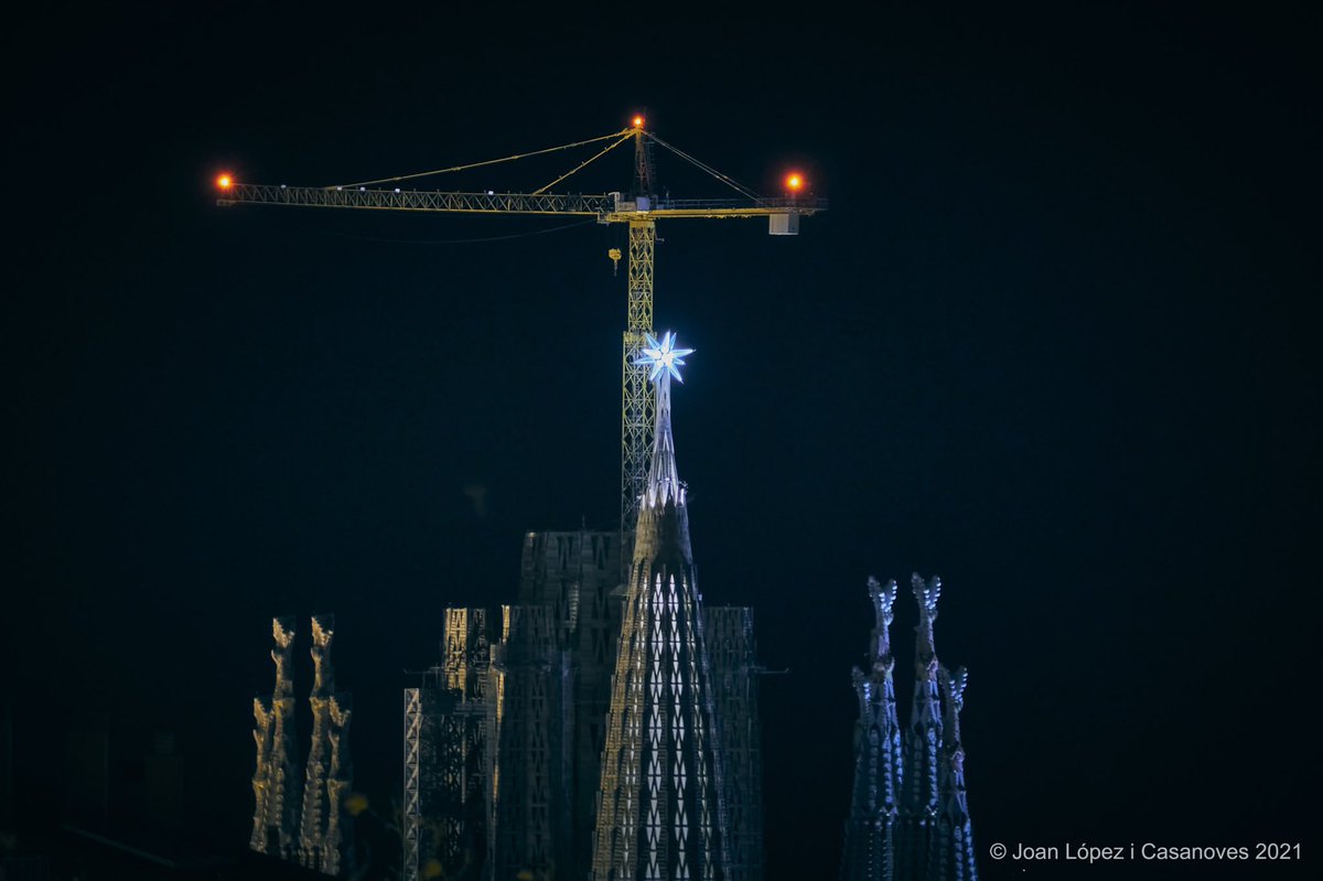 joanlopezphoto's tweet photo. Star of light over Sagrada Familia is shining since last evening (I)
๐ธ Fujifilm X-T3
๐ท Fujinon XF 100-400mm F4.5-5.6 R LM OIS WR
#barcelona #lightstar #sagradafamilia #modernism #architecture #urbanphotography #photojournalism #photojournalist #photography #photographer https://t.co/acy8m9iz9b