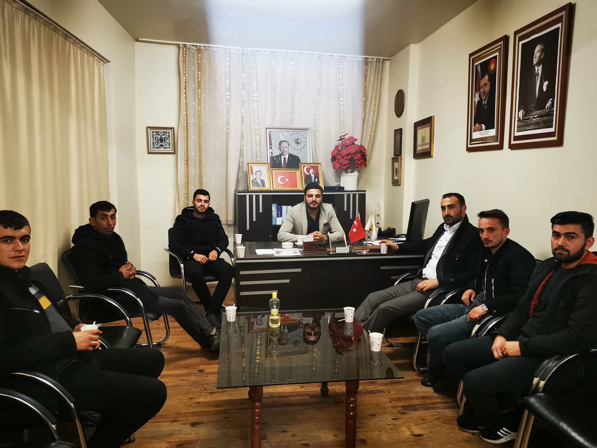 akdoganhisar's tweet photo. Haftalık olagan yönetim kurulu toplantımızı ilçe koordinatörümüz Mehmet Özdemir Başkanlığında Gerçekleştirdik @MSelmanAvci  @Ozdemeh  @akgenclikkonya_  @eyupkadirinan https://t.co/71XufSKjZL