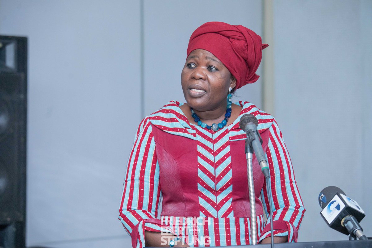 Mme Mariam Chabi Talata, Vice-présidente du Bénin est la marraine de la 8ème promotion. Présente à l’occasion, elle était aux côtés du Ministre du Tourisme, de la Culture et des Arts, Monsieur Jean-Michel ABIMBOLA et de la Représentante résidente de la FES-Bénin, Iris Nothofer.