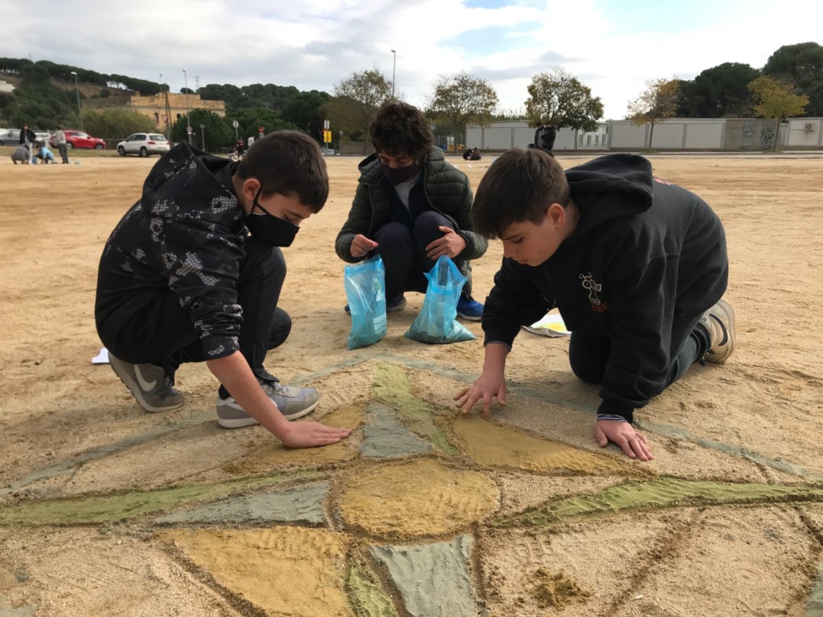 Des del <a href="/SunsiMora/">Institut Sunsi Móra</a> apostem per una educació pràctica i col·laborativa, que fomenti la participació i el treball en equip. Per això els nostres exàmens trimestrals i finals tenen una part de treball grupal. #art #Exams #EducacioEnCatalalà <a href="/ajcanetdemar/">Aj. Canet de Mar</a> <a href="/radiocanetdemar/">Ràdio Canet</a>