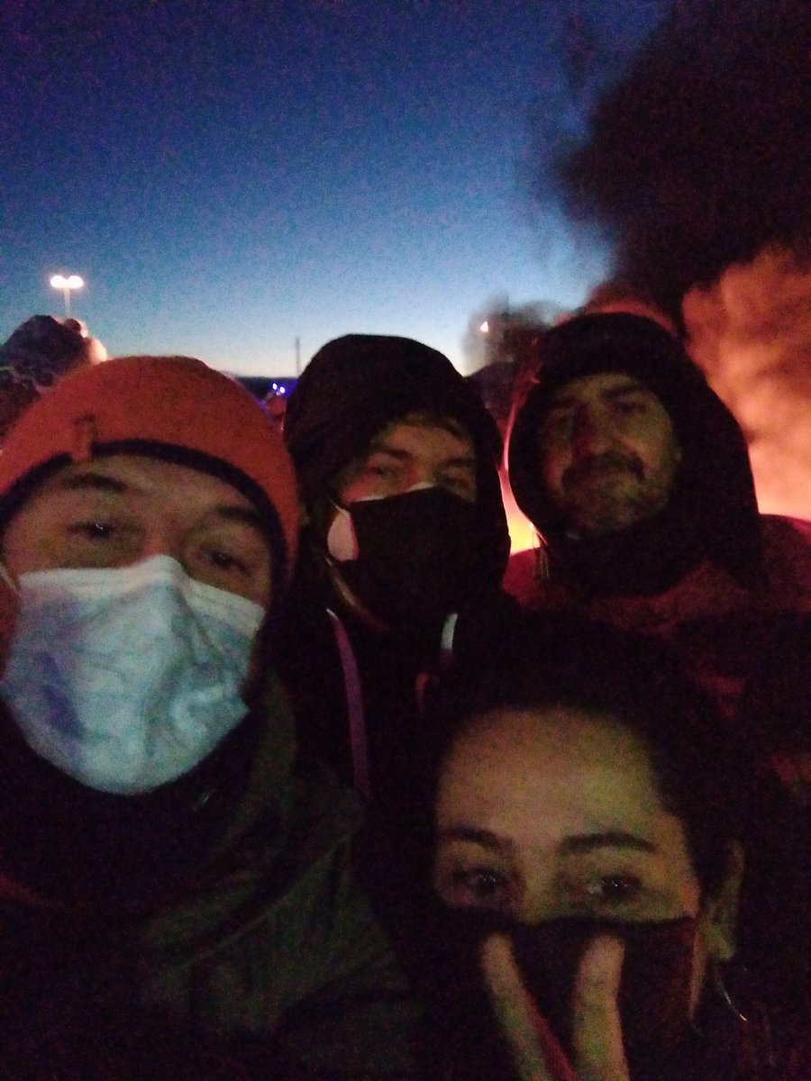 PereCCOOEdu's tweet photo. Surt el sol després d'una nit llarga i freda. Sols un sindicat @ccoocatalunya defensant les treballadores d' #Avidel . La lluita obrera continua pq segueix existint la a classe obrera. Però cal defensar-la. https://t.co/16HD27pIoM