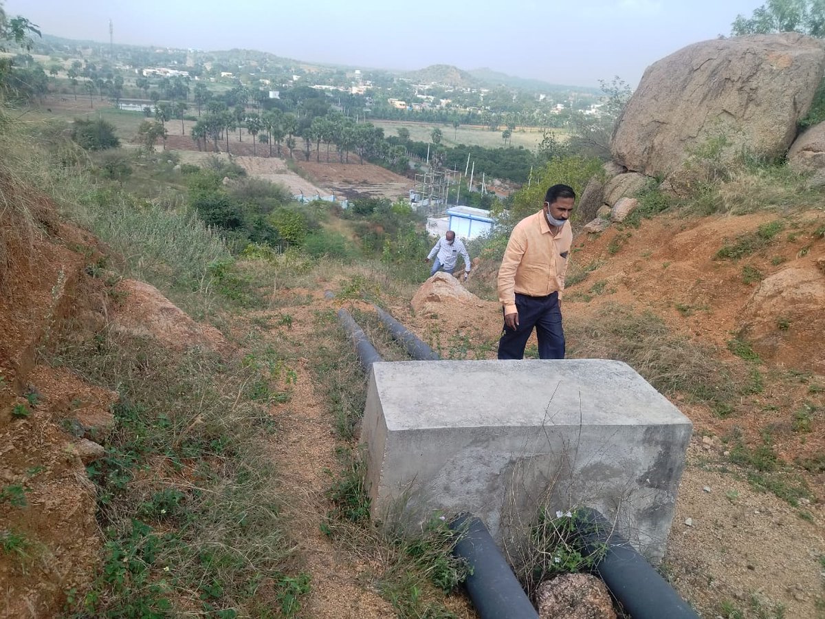 mb_telangana's tweet photo. #MissionBhagiratha teams inspecting 
1. Sri Y.Krishnaiah SE #Bhongiri  @ #yaragandlapally sump, pumphouse and ohbr in #marriguda(M), Nalgonda (D).
2. #MANCHINEELA Banda Thanda of #Husnabad (M) problem was resolved by MB Team.
 @SmitaSabharwal @DayakarRao2019 https://t.co/xMdyaogME6