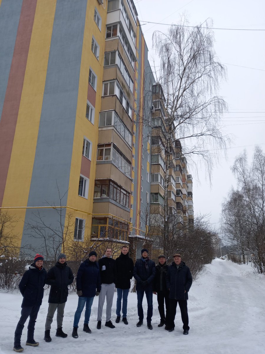Zarya_Sad_3's tweet photo. Вчера, 8.12.2021, состоялась приёмка работ по фасаду. Были представители Ужкх Балашихи, подрядчики, УО ЗС. Главное:
1/ Фасад принят
2/ Балконы покрасят
3/ Окна поменяют
4/ Недоделки устранят
5/ Газоны уберут
2,3,4,5 - весной. 
На фасад - 5 лет гарантии. Перезимуем - подправим. https://t.co/niSsGkWP0M