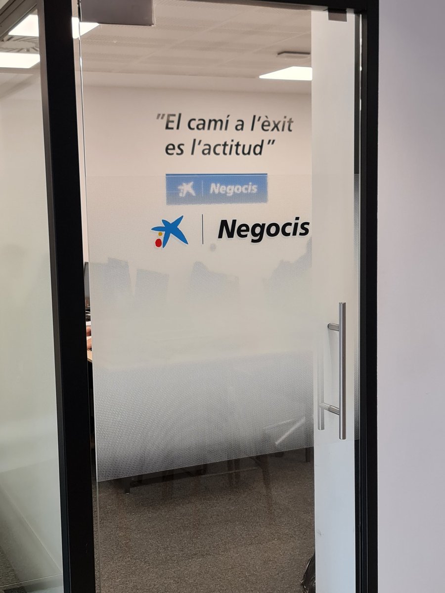 mitu76's tweet photo. @caixabank_cat @CABK_Respon
Em podeu dir pq a la meva oficina hi
 ha errades ortogràfiques com
 aquesta? No em puc imaginar el
 mateix en castellà, però clar, el català
 és de segona, oi?
 N'he informat a l'oficina. Ho
 arranjaran? No ho crec🤦🏻
 @Virgili7 @llenguacat @mariusserra https://t.co/uoYgdq8Dv9