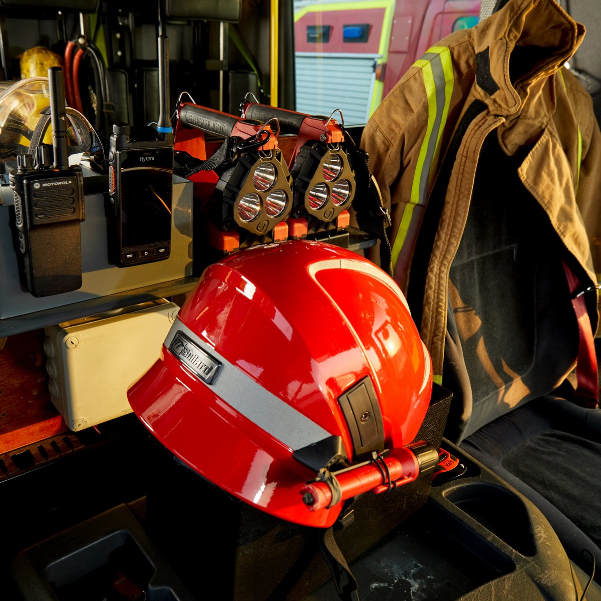 StreamlightUK's tweet image. In the heat of the moment, good lighting can influence a lifesaving decision.

Learn more about the Vulcan 180 ATEX: bit.ly/Vulcan180ATEX

#streamlight #brilliantthinking #scenelight #firstresponders #fireservice #firefighter