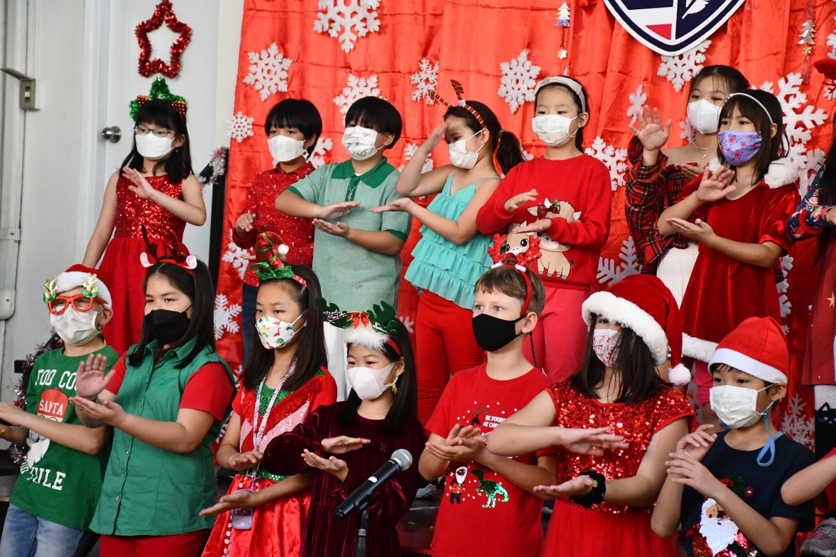 Wow! What a week of amazing Primary Christmas performances. Thank you to all the parents for coming down to watch, and all the class teachers &amp; assistants for teaching the moves 🕺#cognitaway