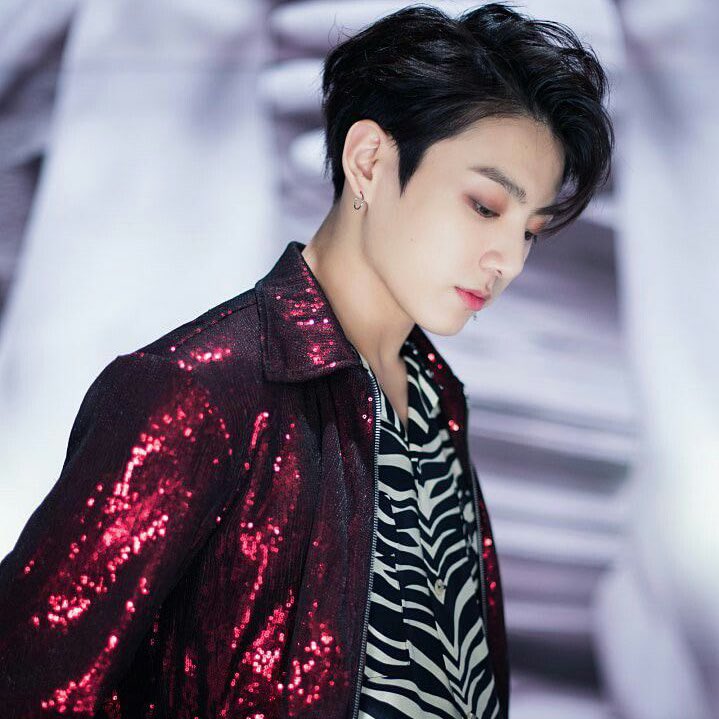 dreamjeons's tweet photo. fake love jungkook, is that you? https://t.co/5Roa5xW9H0
