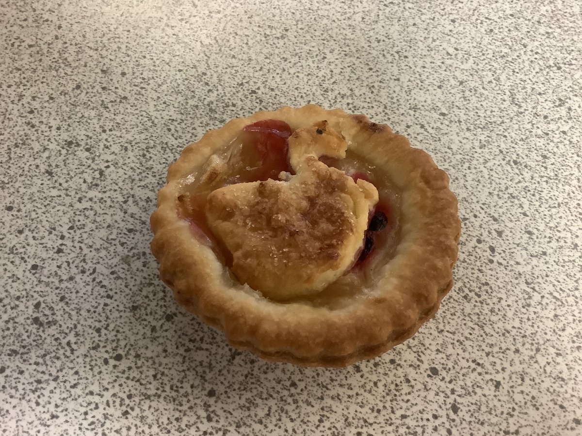 bsgdy7's tweet photo. Fabulous Year 7 ‘food through history’ club making Tudor inspired pies - with a Christmas twist of course! https://t.co/zLHRwyPmMf