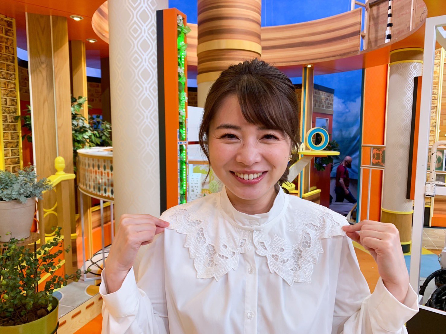 Twitter 上的 Tbsテレビ ひるおび 本日の皆川アナのコーディネートはこちら 首元の付け襟が本日のポイント 大きめのレースが可愛らしい雰囲気を引き立ててますね 本日もひるおびをご覧いただき ありがとうございました 明日もぜひご覧ください