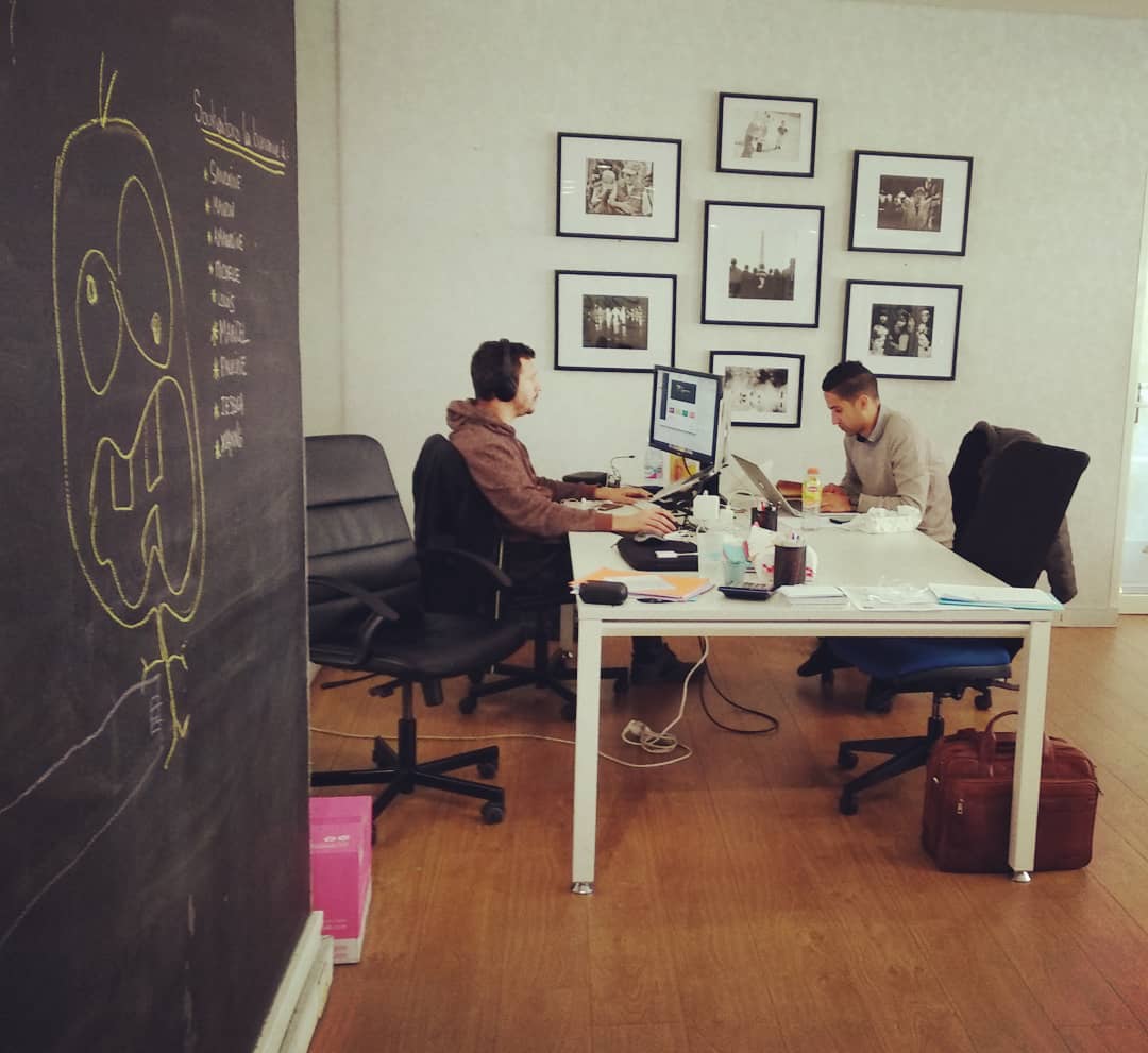 LesSatellites's tweet photo. 🎉 10 ANS 🎉 10 ans d'équipe, de jeux, de challenges, de concentration... !
Pour cette semaine d'anniversaire, on ressort nos photos préférées accompagnées de mots doux de nos membres. 
Merci, 10 fois merci !
#coworking #LesSatellites #communauté #nice06 https://t.co/UZ7rgXkDnf