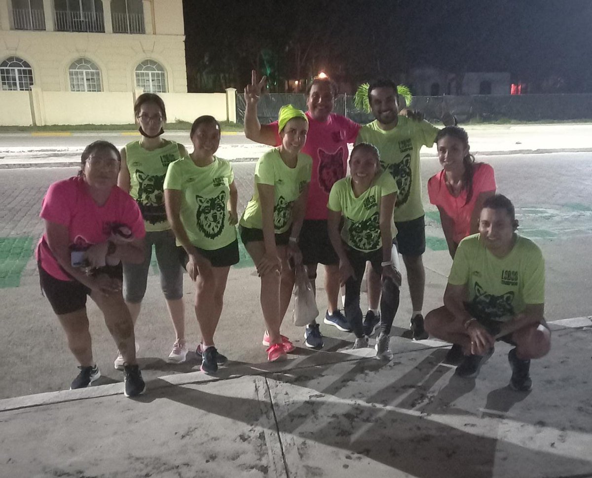 PakoAlfredoVal1's tweet photo. Entrenando andamos 
#playaMiramar
#plazGobernadores
#lobosTampico https://t.co/WjxOSk6Lq1