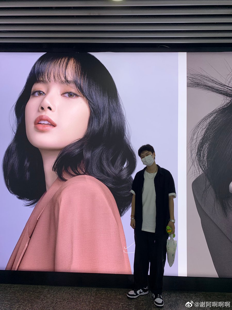 PlayRuX's tweet photo. ALL OUT FOR LALISA 

I vote #MAMAVOTE #lisa https://t.co/80TCDJBd8y