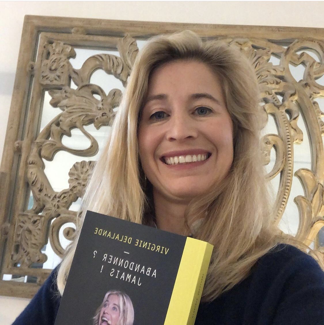 DÉDICACE LIVRE

Pour ceux qui souhaitent acheter et/ou se faire dédicacer mon livre, je serais heureuse de vous accueillir demain (10 décembre) au Restaurant du Publicis Drugstore de 11h à 14h.

Adresse : 133 avenue des Champs Elysées, Paris

A demain!

Trop hâte!

Belle journée