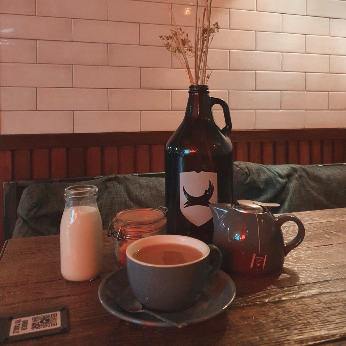doghousemanc's tweet photo. Don’t forget every day from 7.30am until 12.00pm you can join us for brunch or grab a tea and coffee to relax with us or take away! 

#deskdog #doghousemanchester #brunchgoals https://t.co/xmS8fAmZ2A