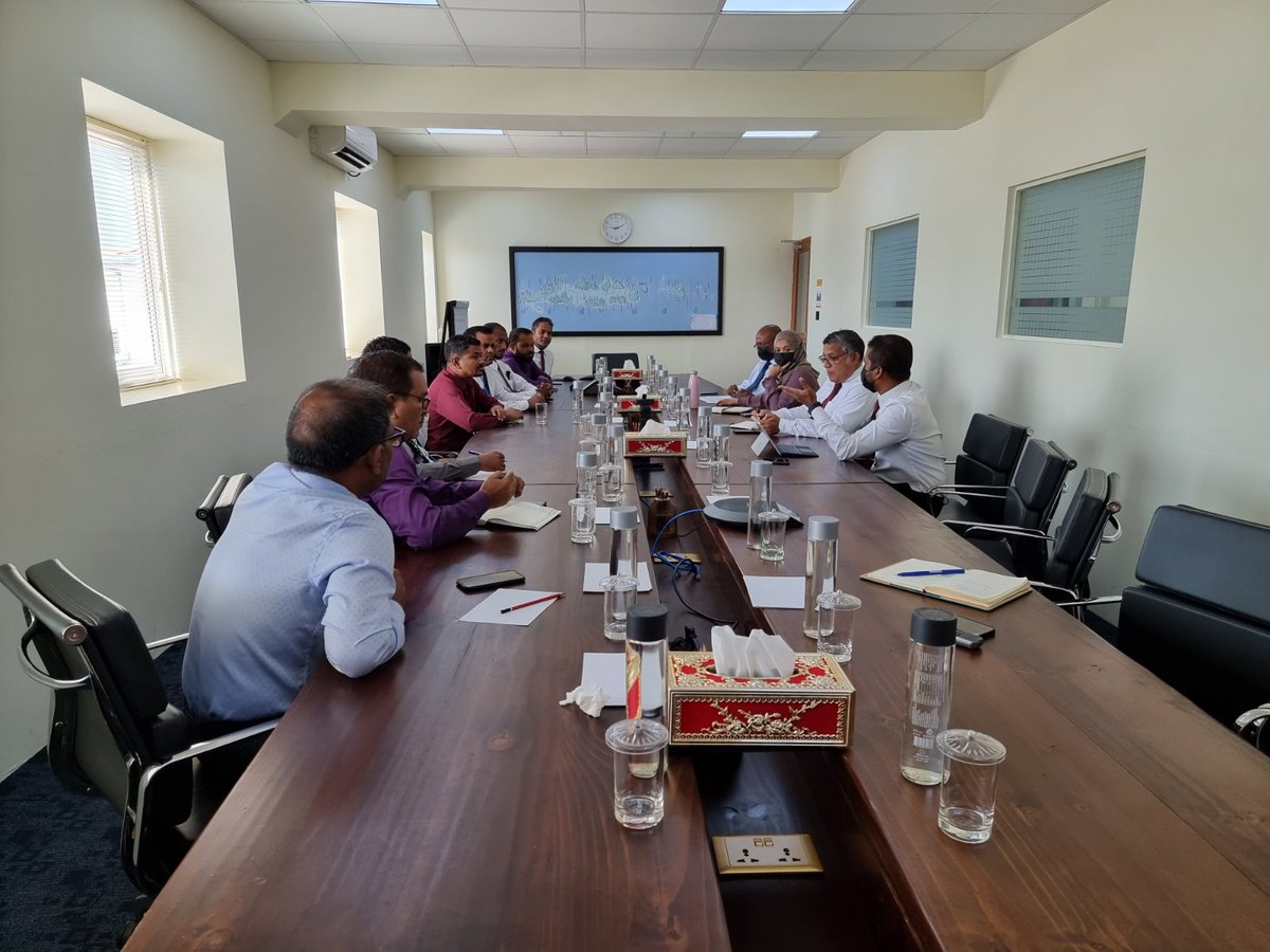 GaAtollCouncil's tweet photo. މިއަދު އަތޮޅުކައުންސިލްގެ ޓީމުން މިނިސްޓަރ އޮފް ނެޝަނަލް ޕްލޭނިންގ ހައުސިންގ އެންޑް އިންފްރާސްޓްރަކްޗަރ މުޙައްމަދު އަސްލަމް އާ ބައްދަލުކޮށް އަތޮޅު ތަރައްޤީއާއި ގުޅުންހުރި މުޙިއްމު ކަންތައްތަކުގައި މަޝްވަރާކޮށްފި. ޝުކުރިއްޔާ މިނިސްޓަރ! @AslamAslamtey https://t.co/AMQ7i66McI