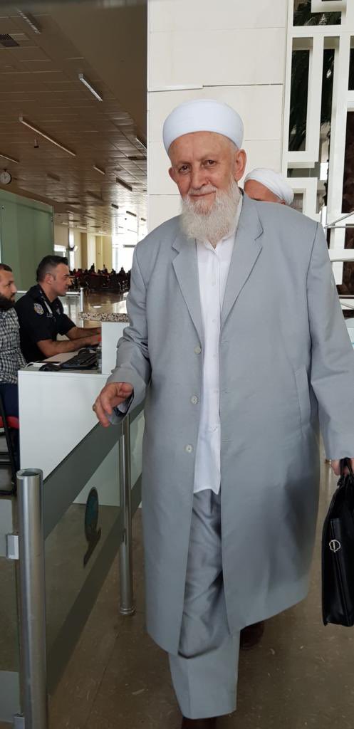 DavaAdamlar's tweet photo. Of ulemasından Müderris hazı Rızvan efendi’nin oğlu, Şeyh-ul kurra Aşıkkutlu efendi’nin talebesi olup, Akyazı’da Ta’lim-u Hıfz-u ilm-i Kıraat Müderrisi ve dahi Nakşibendiyyenin Halidi kolu vekili olan merhum Şeyh-ul kurra Hüseyin HARPUTOĞLU hoca efendi. https://t.co/5n2pQm4A6O