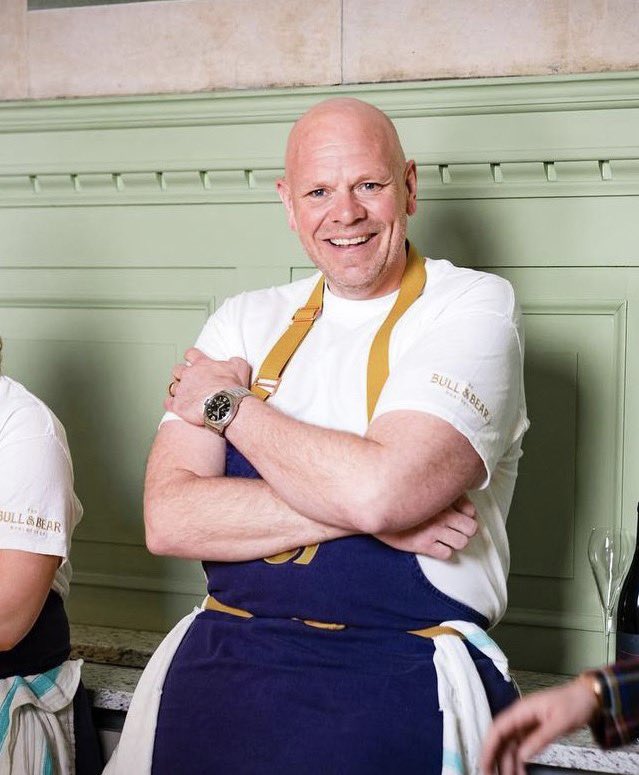 hotelfootballuk's tweet image. Day 9 of 24. We've got a tasty one for you today. 😋 Win a Dinner for 2 in @ChefTomKerridge’s restaurant - @bullandbearmcr located in our sister hotel @StockExHotel.

All you have to do is to follow @hotelfootballuk, like &amp;amp; retweet! #HFChristmasCountdown 🎅🏻 

Good luck!🤞🏻