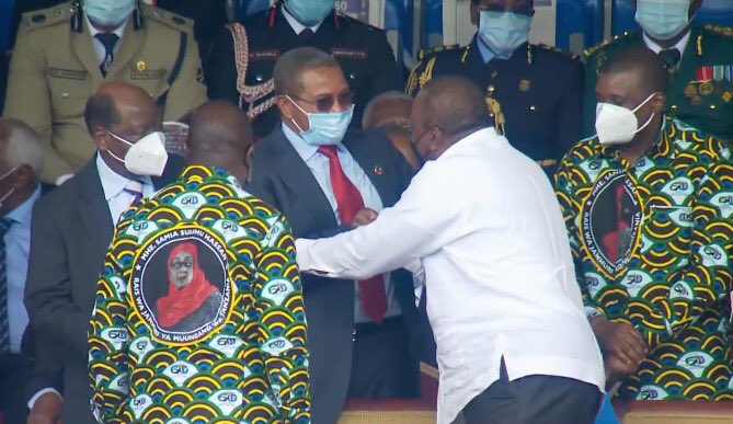 franklinmireri's tweet photo. Wonderful seeing President Uhuru Kenyatta of 🇰🇪 arriving in Dar es Salaam, as one of the Heads of State invited for #60yearsofTZIndependence 🇹🇿#TogetherAt60TZ #Tanzania60 #Miaka60UhuruTZ https://t.co/SImsafSAoA