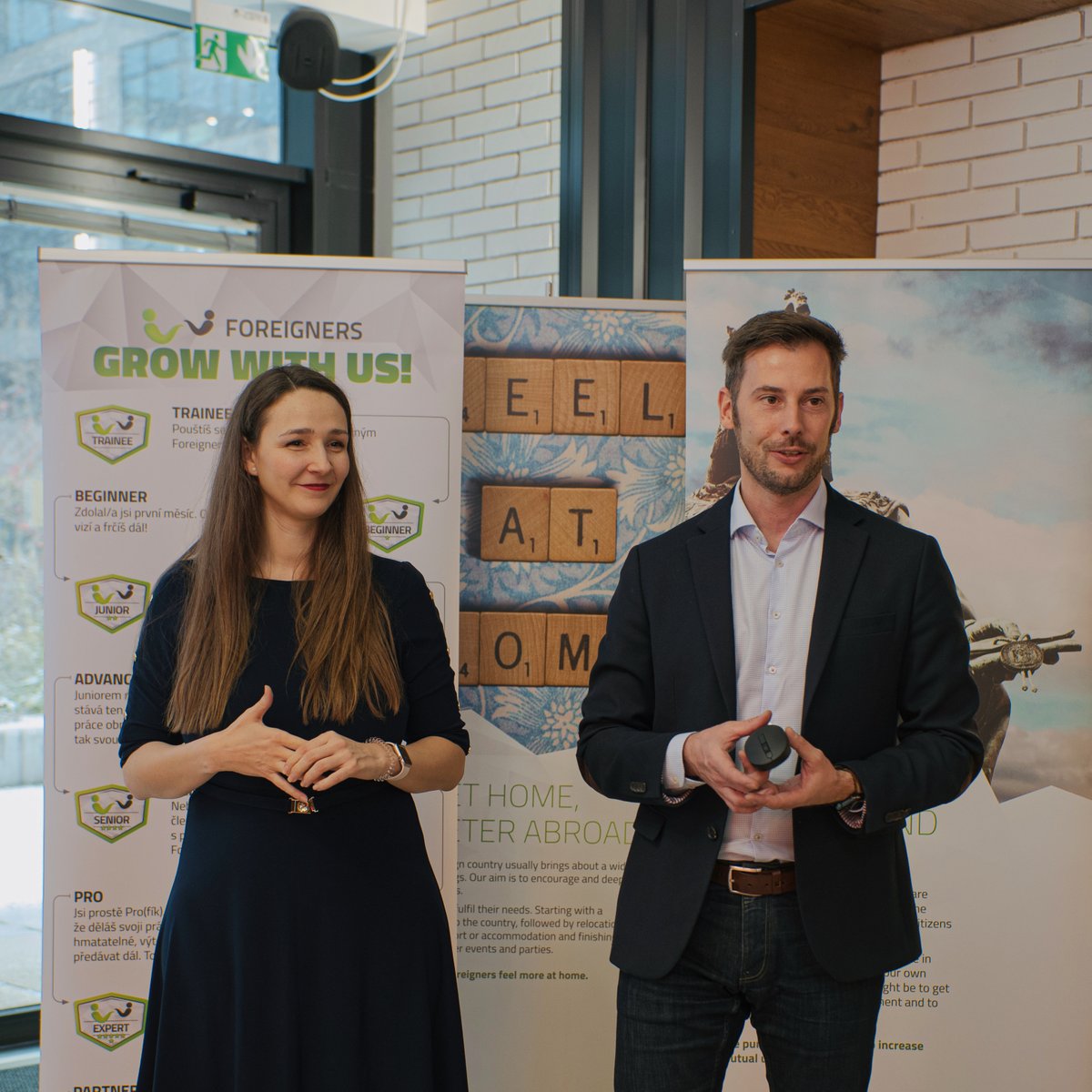 Foreignerscz's tweet photo. It's important to check and balance. 💪 How was this past year? Which employees have reached a new level? 📈💚 And what are the company's goals and plans for the future? 👀 We found out at this year's company Vision Session🎄✅ #ImmigrationAgency #LifeInCzechia https://t.co/UIj6Dgsz5S