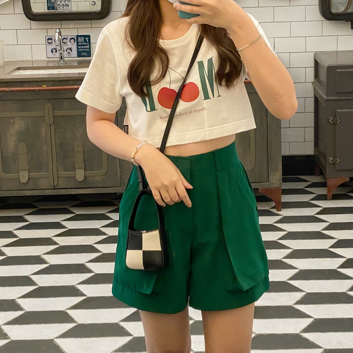 Hamkdy_'s tweet photo. แต่งตัวทุกสี แหกทุก personal color😂 https://t.co/ho5AYeZqHj