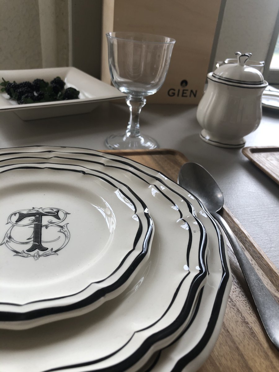 📺 Gien : 200 ans de made in Centre-Val de Loire

Pour les #fêtes de fin d'année, les #arts de la table à l'honneur, samedi 11 décembre à 16.10

🎙 Emission présentée par Eloïse Bruzat en direct de la Faïencerie de Gien et Alizé Lutran en plateau 

<a href="/AlizeLutran/">Alizé Lutran</a> <a href="/EloiseBruzatF3/">Eloïse Bruzat</a>