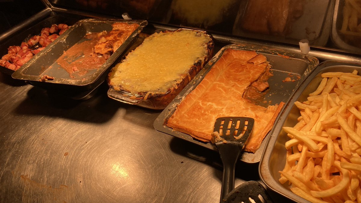 Mattkbirch's tweet photo. @RateMyTakeaway #SantasTakeaway you need to go to Wakefield Pie Shop https://t.co/4Al7uNOLrn
