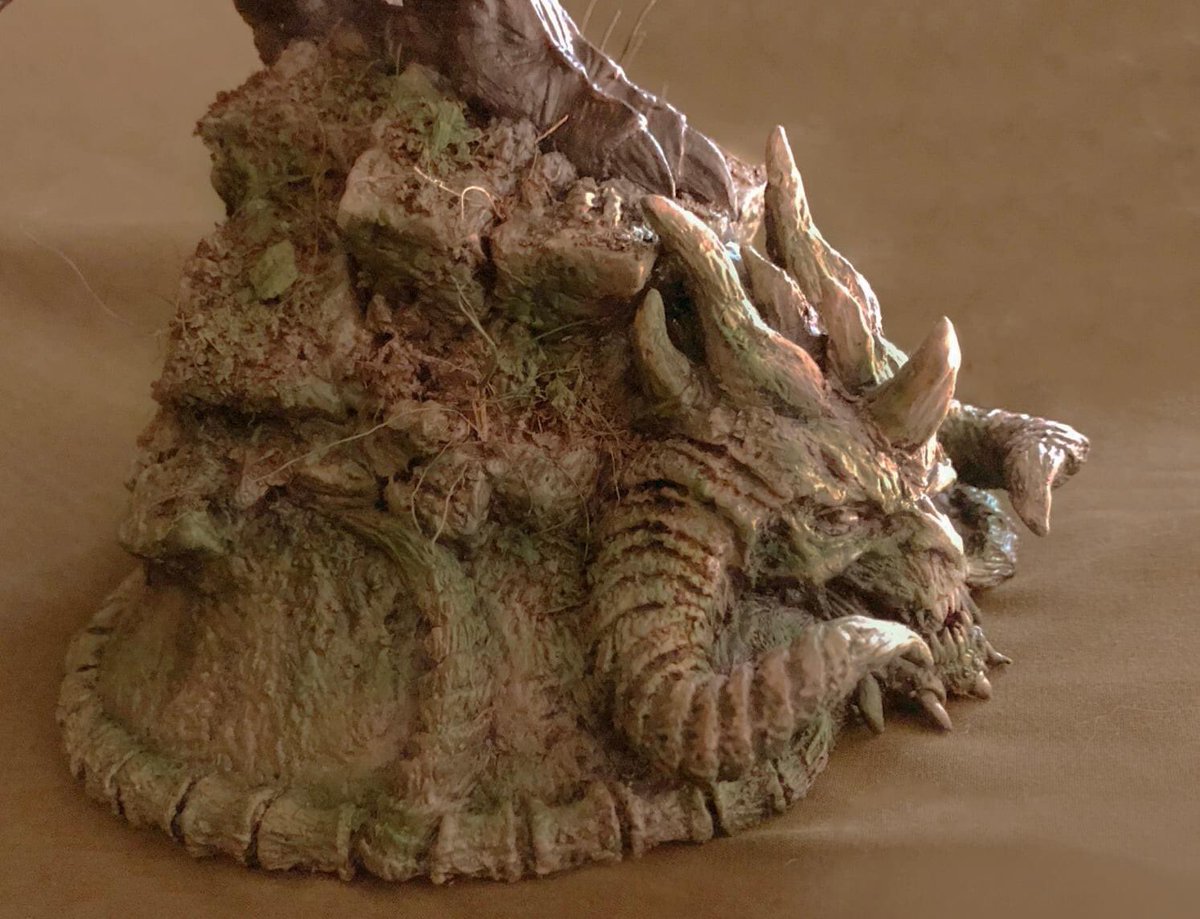maskman626's tweet photo. NECA Diablo 
statue base sculpture https://t.co/EDAXIuHzfB