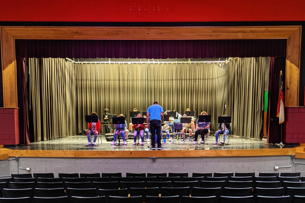 Don't forget, the SWHS Band has their holiday concert tonight, the magic starts at 6:30pm! Want to join us but live too far away? Attend virtually via our live stream at bit.ly/3dxTug8 #StallionCountry