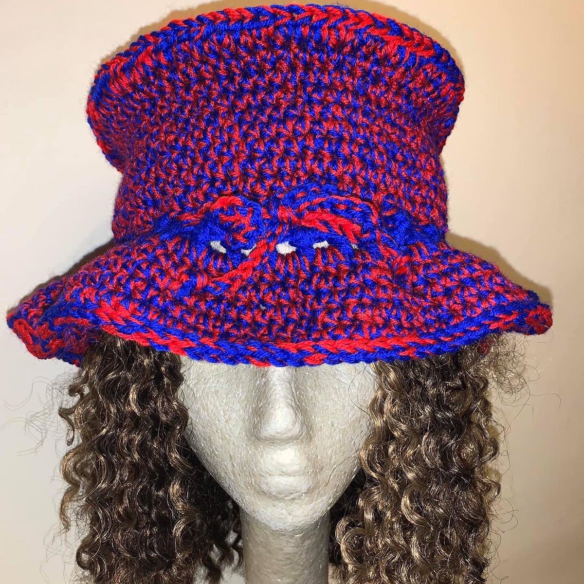 VConton's tweet image. 