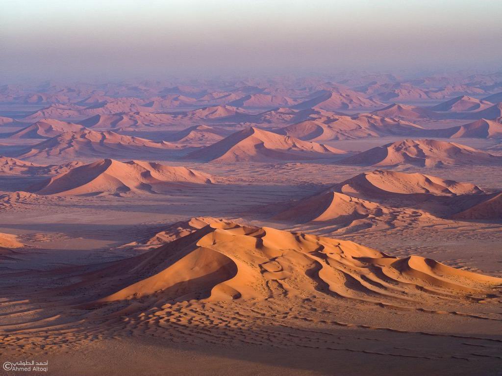 ahmedalfutaisi's tweet photo. رؤية المغفور له باذن الله تعالى السلطان #قابوس تتجسد بافتتاح طريق الربع الخالي.. عبري الواعدة تعانق #الربع_الخالي وتُطلق الحاضر والمستقبل المشرق لعُمان والمنطقة في عهد السلطان #هيثم بن طارق المعظم حفظه الله ورعاه. https://t.co/8pWL1U7V6J